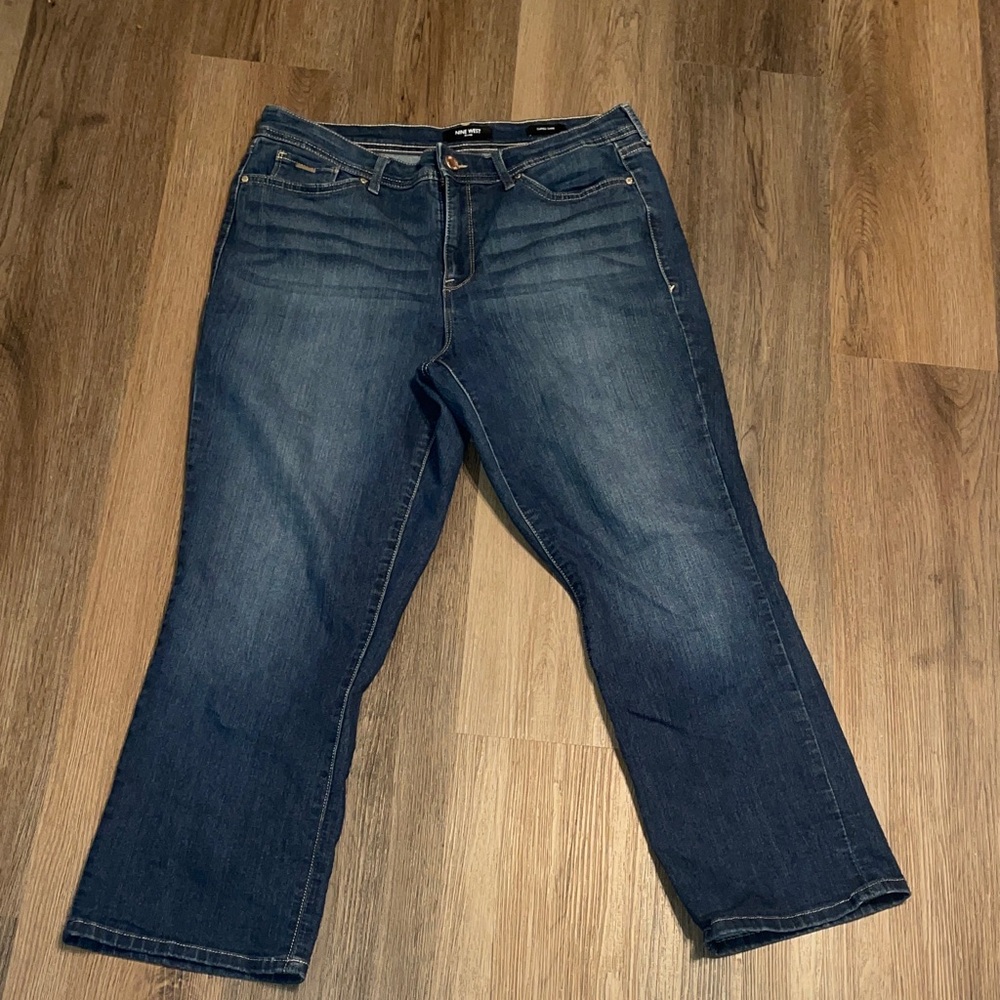 Nine West size 12 cuffed capri jeans